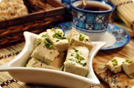 با فراورده های خوشمزه حلوا ارده آشنا شوید.